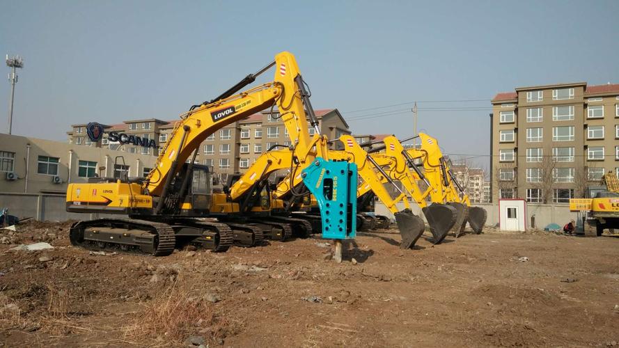 一站式租賃網(wǎng)站】據(jù)統(tǒng)計(jì),國內(nèi)工程機(jī)械設(shè)備的保有量達(dá)到672-728萬臺(tái)